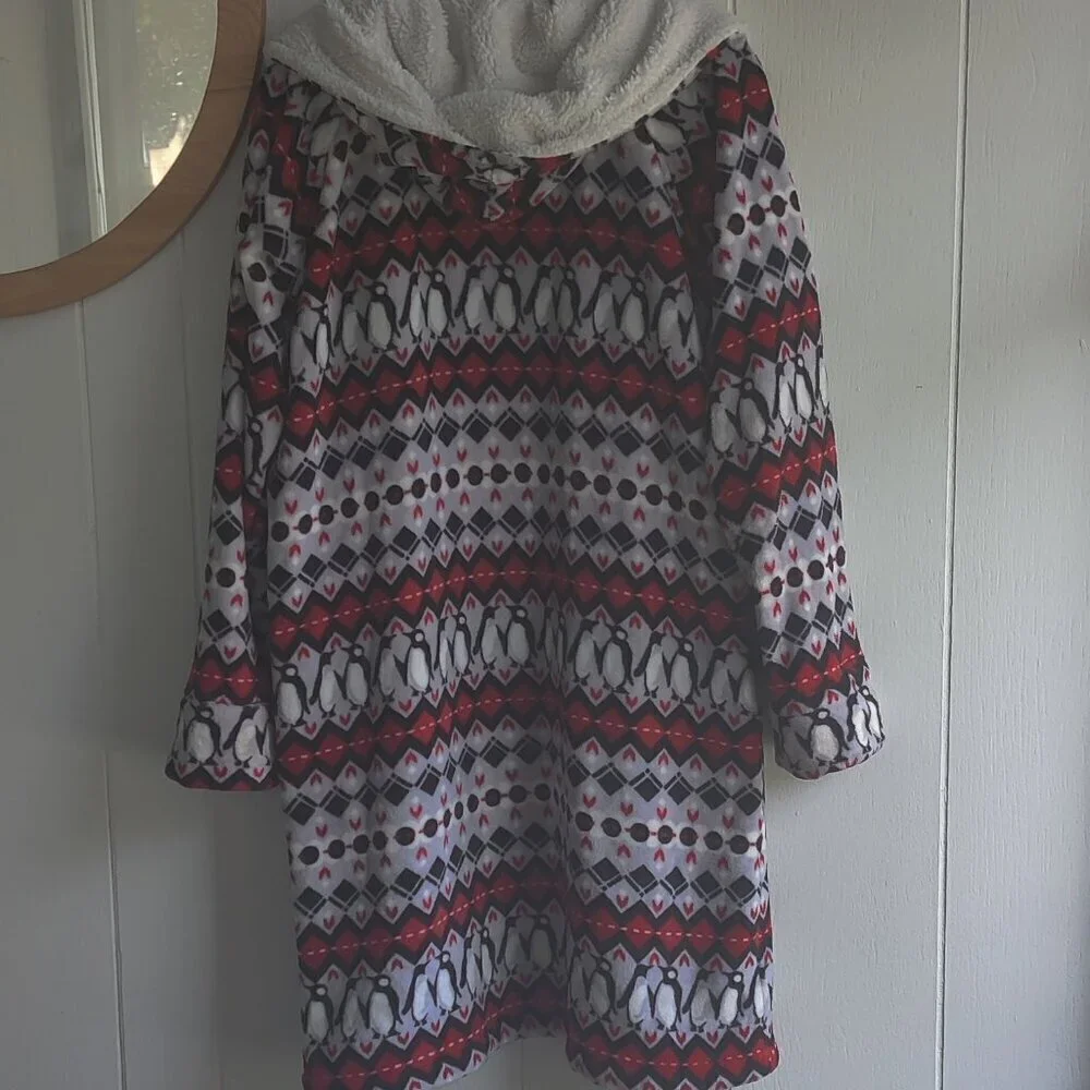 Vera Bradley Penguin Bathrobe Sz S-M  Soft with Fleece on collar & hood, no tie - Picture 12 of 12